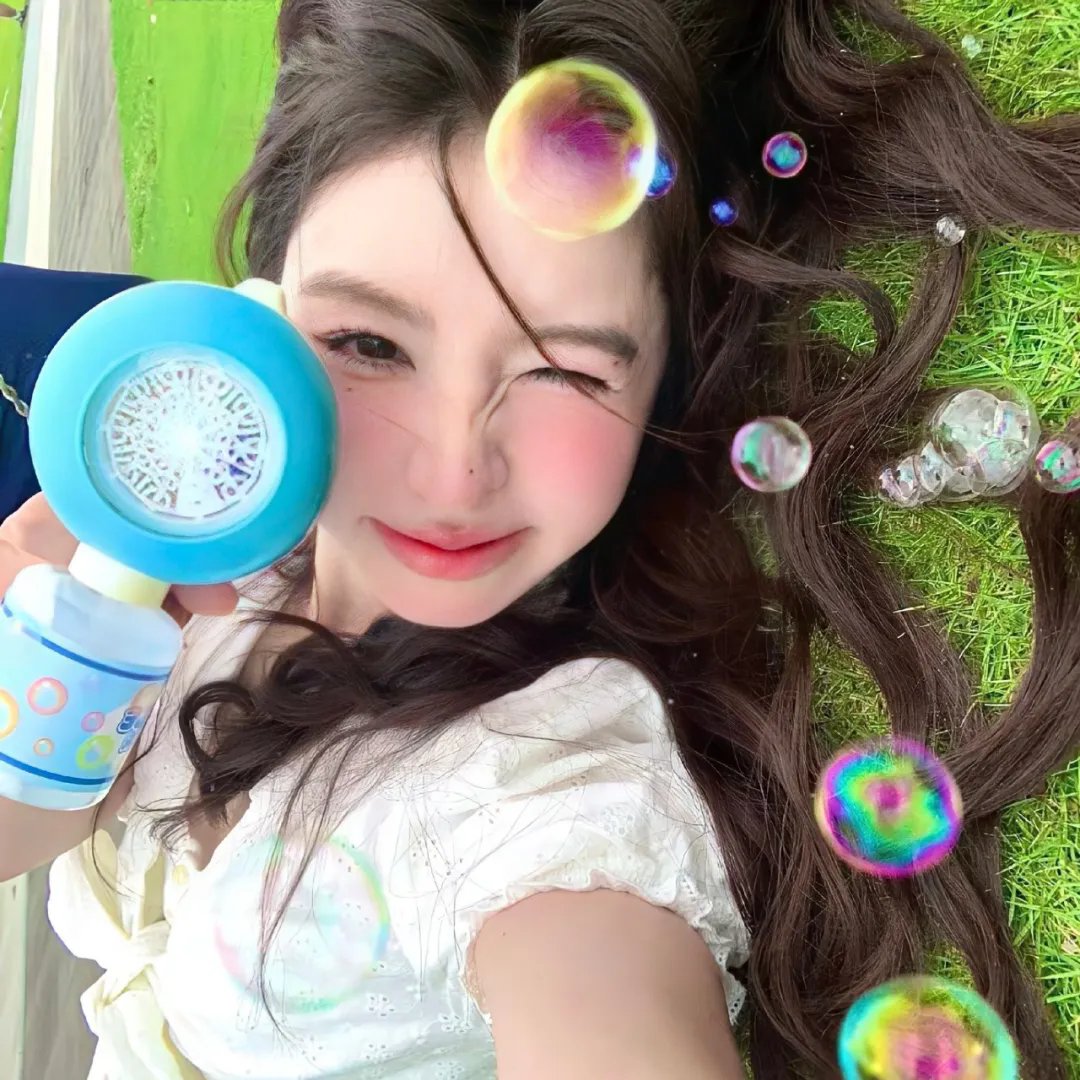 满船春色
